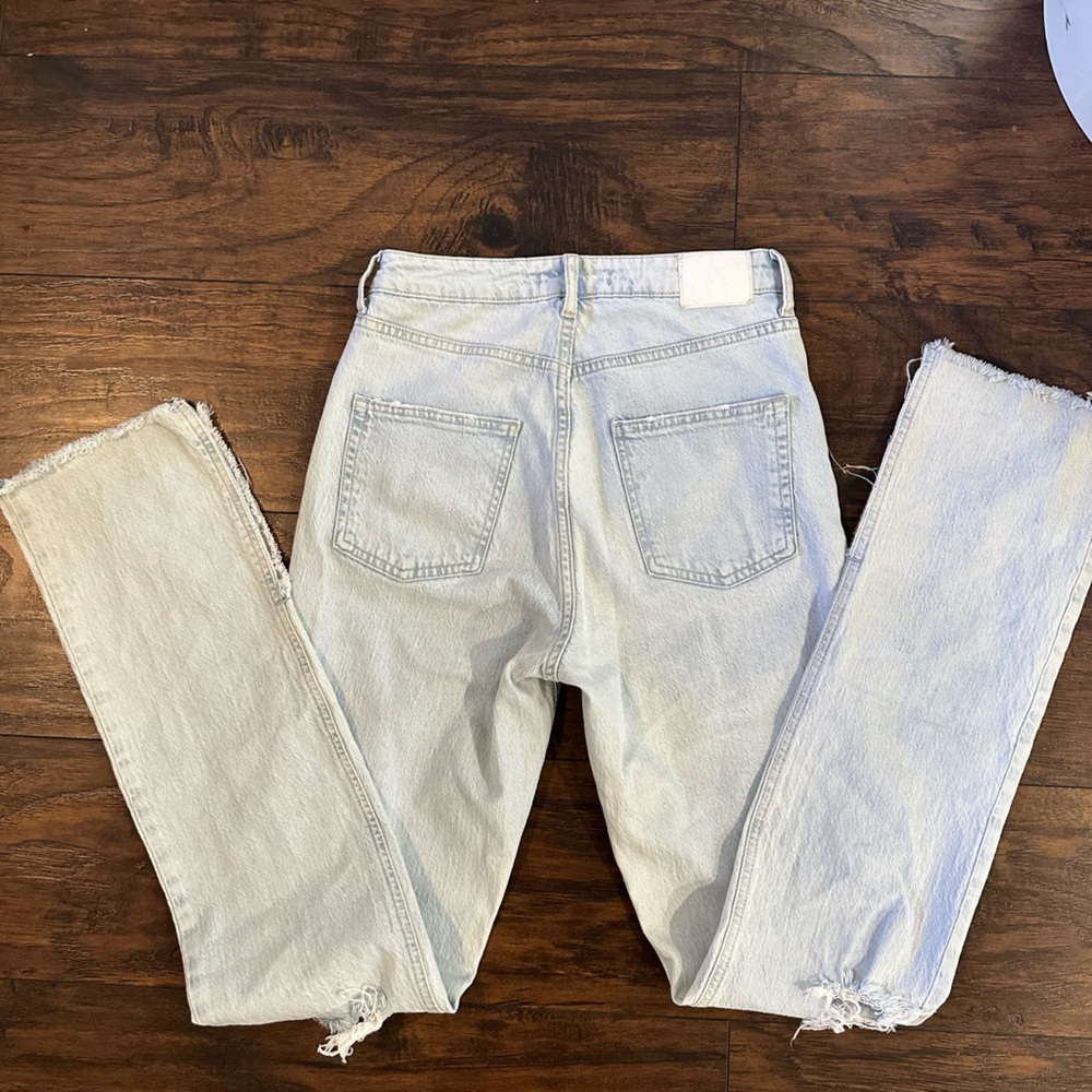 ZARA Split Hem denim flare w/light wash. Size 4 tall